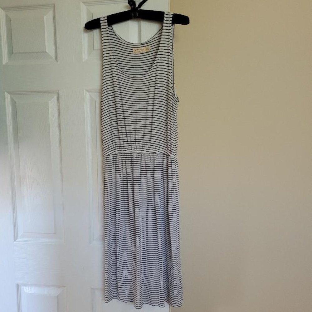 Faded Glory Black & White Stripe Pullover Dress S